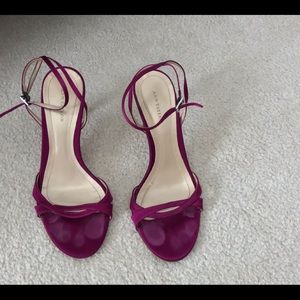 Women’s strap, open-toed dress shoe